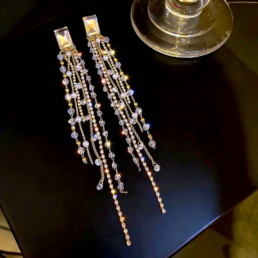 Gold luxury minimalist earrings